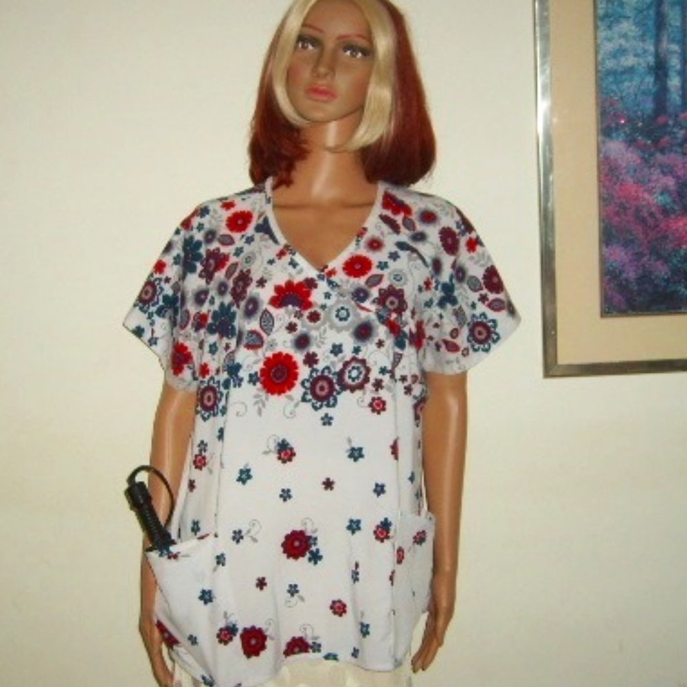 Smock XL Easy Stretch Butter Soft Floral 2 Large Double Pockets Blouse Top